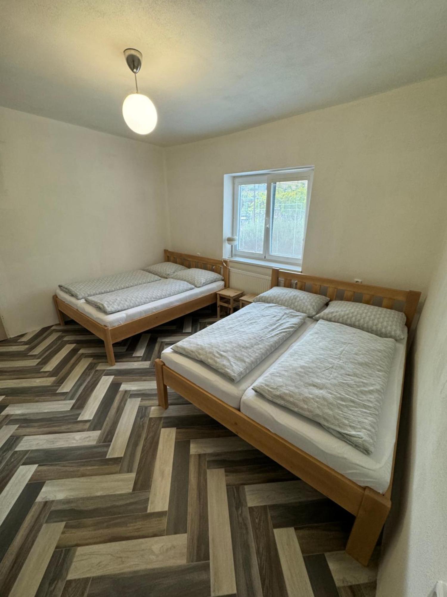 Mikulovska Chalupa Se Sklepem Экстерьер фото